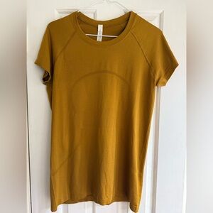 Lululemon Athletica Fitted Yellow Short Sleeve Tee